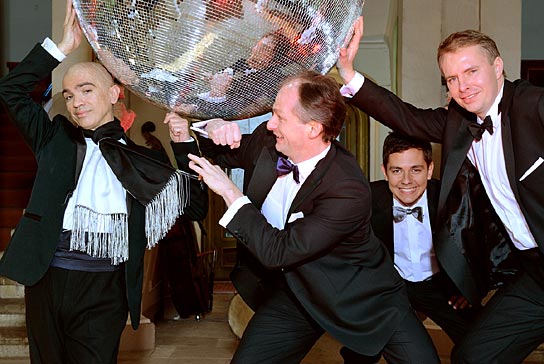 Klazzbrothers & Edson ‘The Voice’ Cordeiro